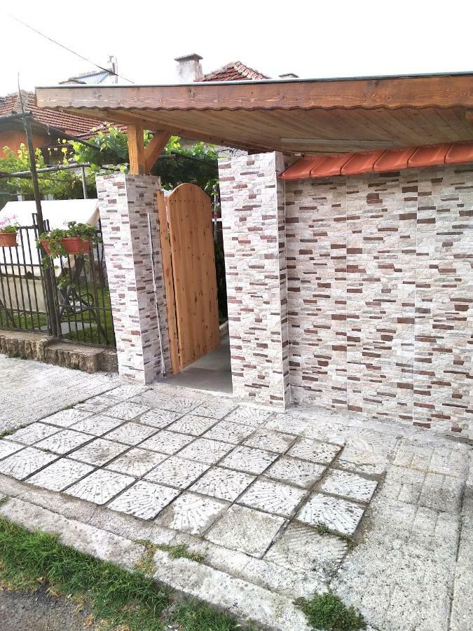 Къща Карби Kurdzhali Ngoại thất bức ảnh